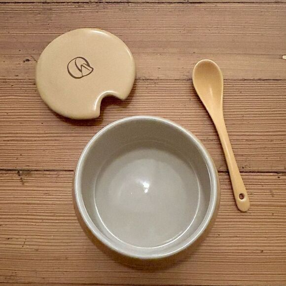 Emilia Food Love ceramic cheese box and ceramic cheese spoon. NWT, NIB. - Picture 9 of 14